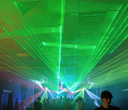 vatset deluxe met set van 4 x4 watt lasers (tot 500 personen)